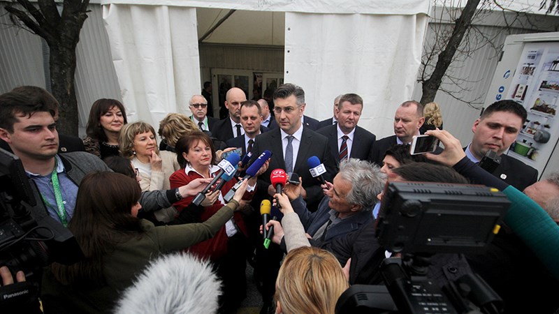 Predsjednik Vlade Plenković: Razmotrit će se svi modeli otkupa Ine koji ne generiraju novi dug